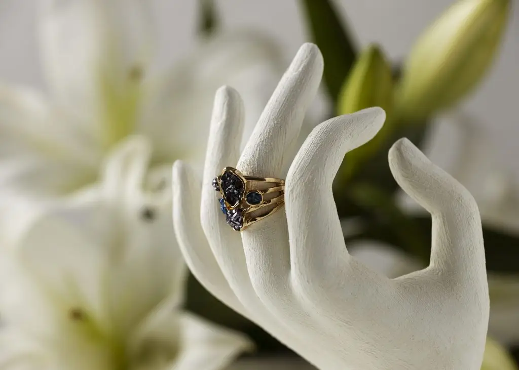 Présentoir anneau doré